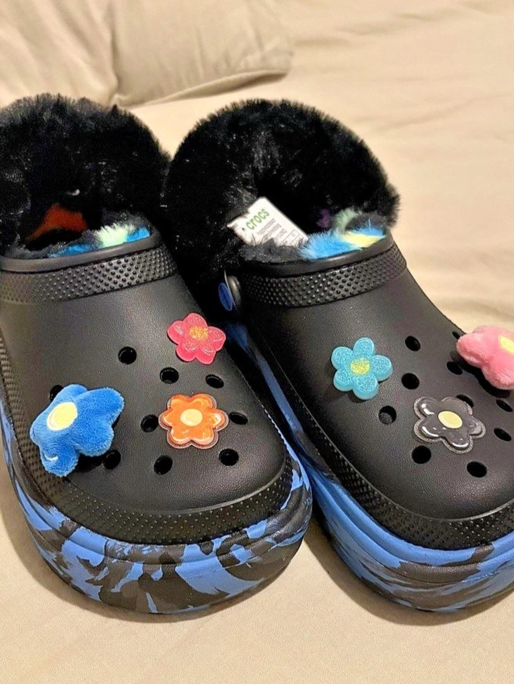 Crocs happysocksxcr stomp lined clog Lined Clogs in Black & Blue NWT